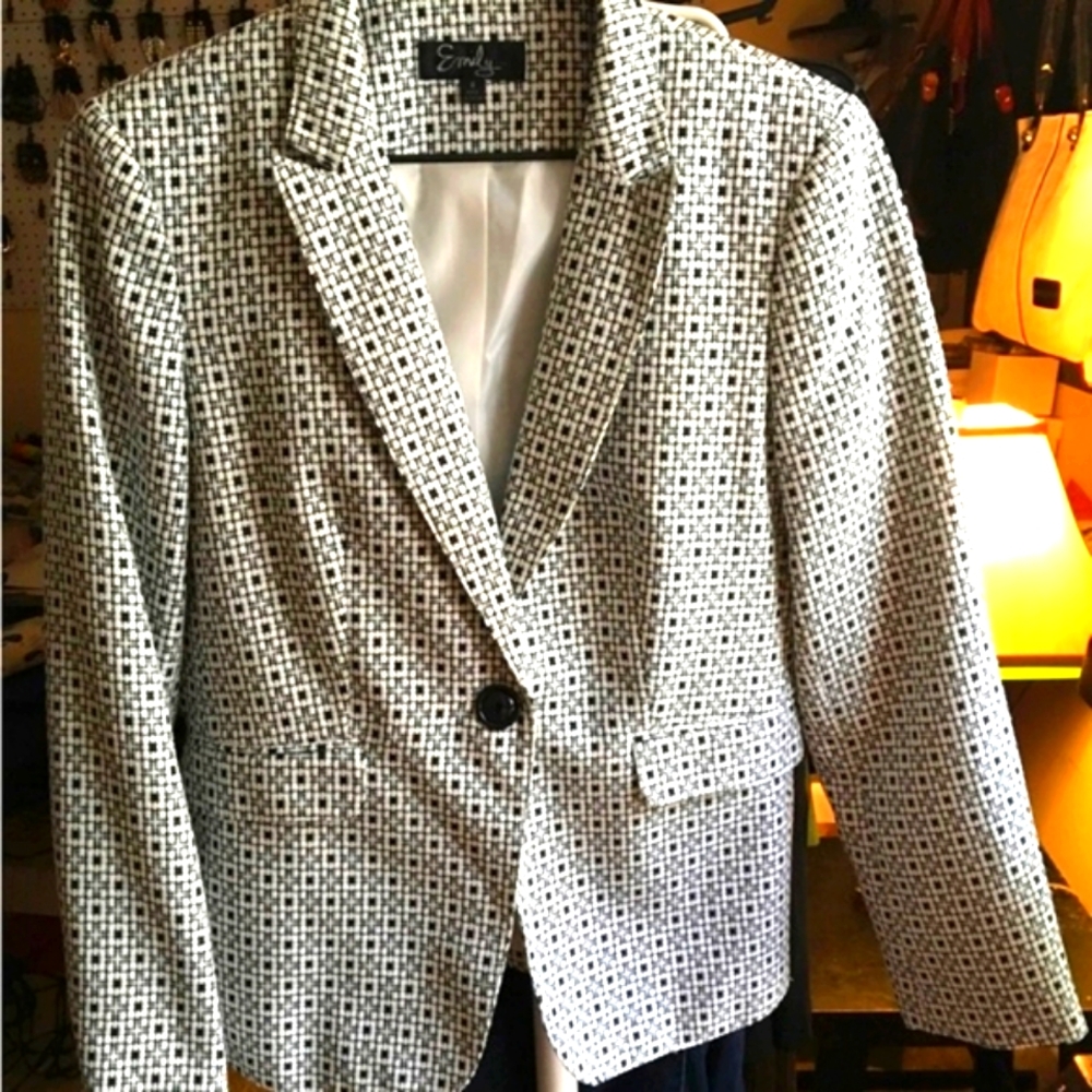 Blazer - Picture 3 of 3
